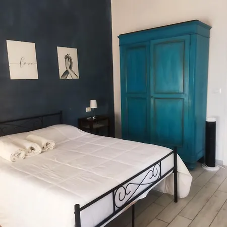 Casa Teresa Le Camelie ホームステイ Conselice