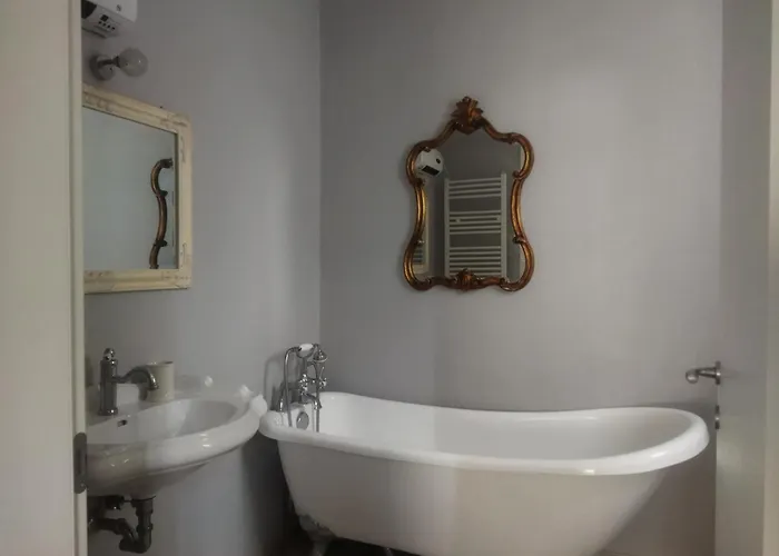 Проживание в семье Casa Teresa Le Camelie *